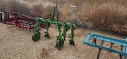 USED JOHN DEERE 4 ROW CORRUGATOR