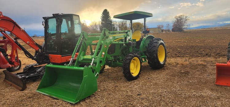USED 2021 JOHN DEERE 5055E TRACTOR