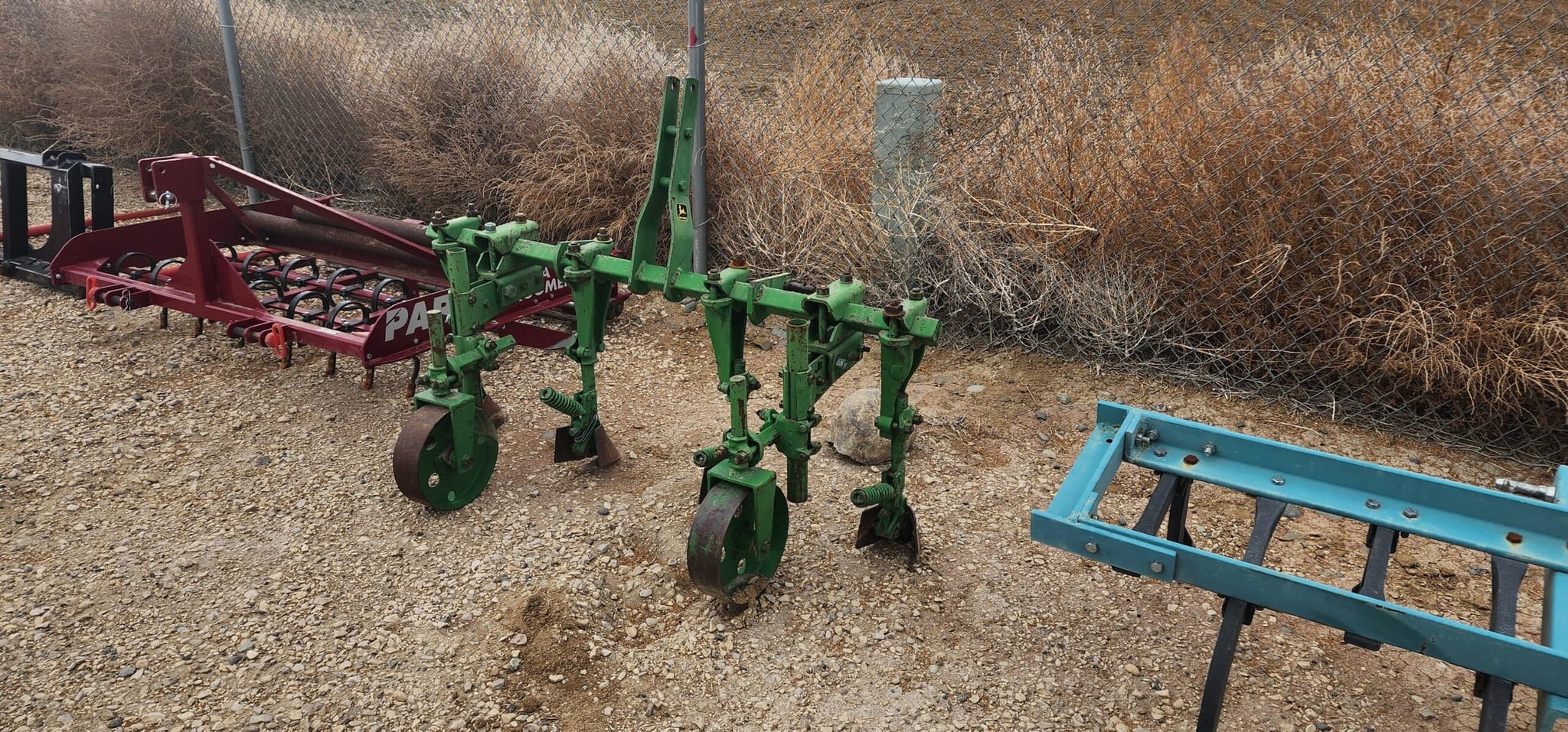 USED JOHN DEERE 4 ROW CORRUGATOR