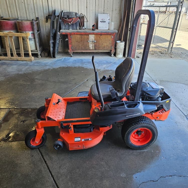 2016 Kubota Z122R 42″ Zero Turn